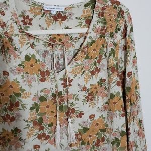 Cupcakes & Cashmere Bohemian Floral Blouse Lightweight